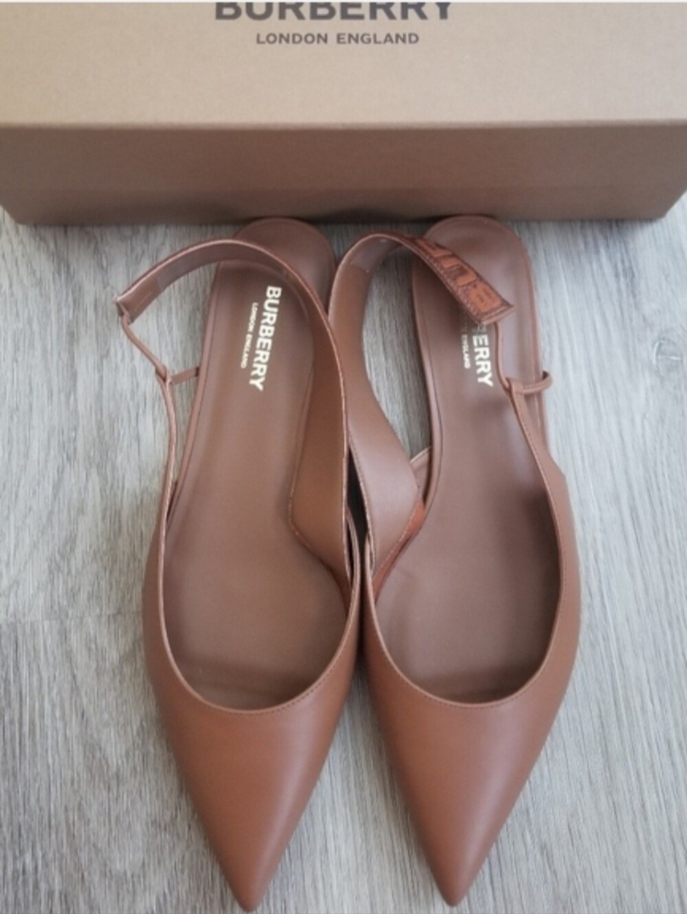 Burberry Maria 10 Slingback Leather Flats NWT Size 38